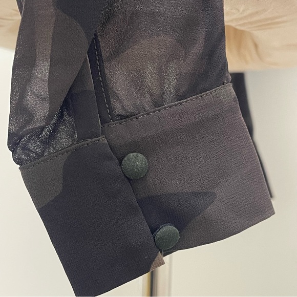 Generation Love Becky Camouflage Long Sleeve Top Size X-Small - Picture 5 of 12